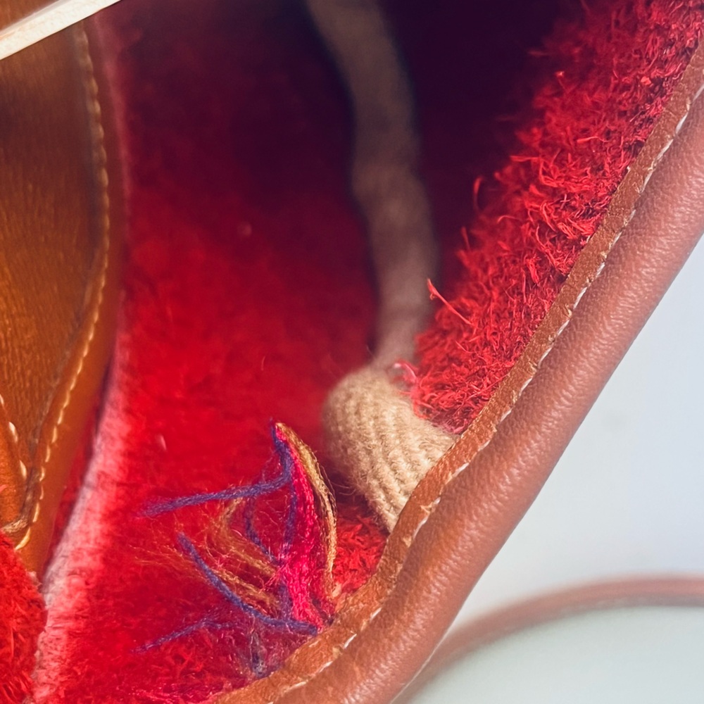 ♦️HOST PICK ♦️VINTAGE DOONEY & BOURKE RED BRITISH TAN CAVALRY SADDLEBAG … - Picture 10 of 16